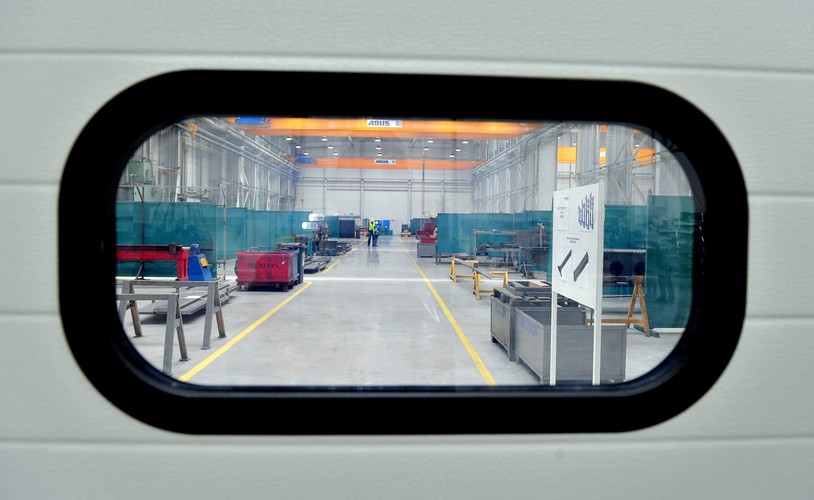 Otwarcie nowej hali fabryki Teleyard <br><br>fot. (ukit) /Marcin Bielecki