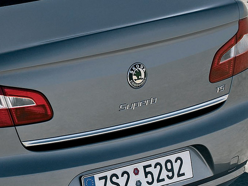Škoda Superb: pierwsze zdjęcia wnętrza i dane techniczne