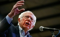 Sanders: Bloomberg próbuje kupić prezydenturę