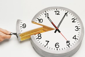 Clock shape cake, elevated view, close-up