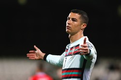 Bukmacher za 75 tys. dolarów kupił opaskę Cristiano Ronaldo