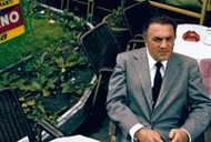 Federico Fellini już w wieku 10 lat pojął, że większość ludzi głównie spędza czas na celebrowaniu życia, jedząc i pijąc. Na zdjęciu w Rzymie w 1960 r. 