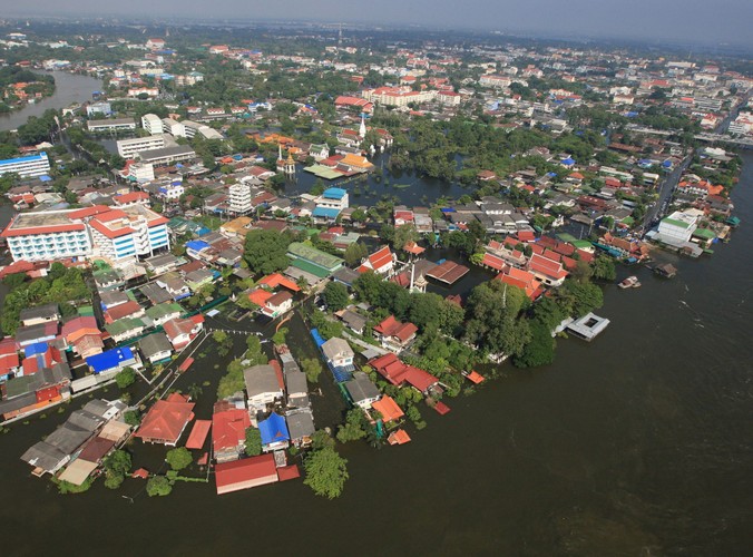 Stolica prowincji Ayutthaya pod wodą