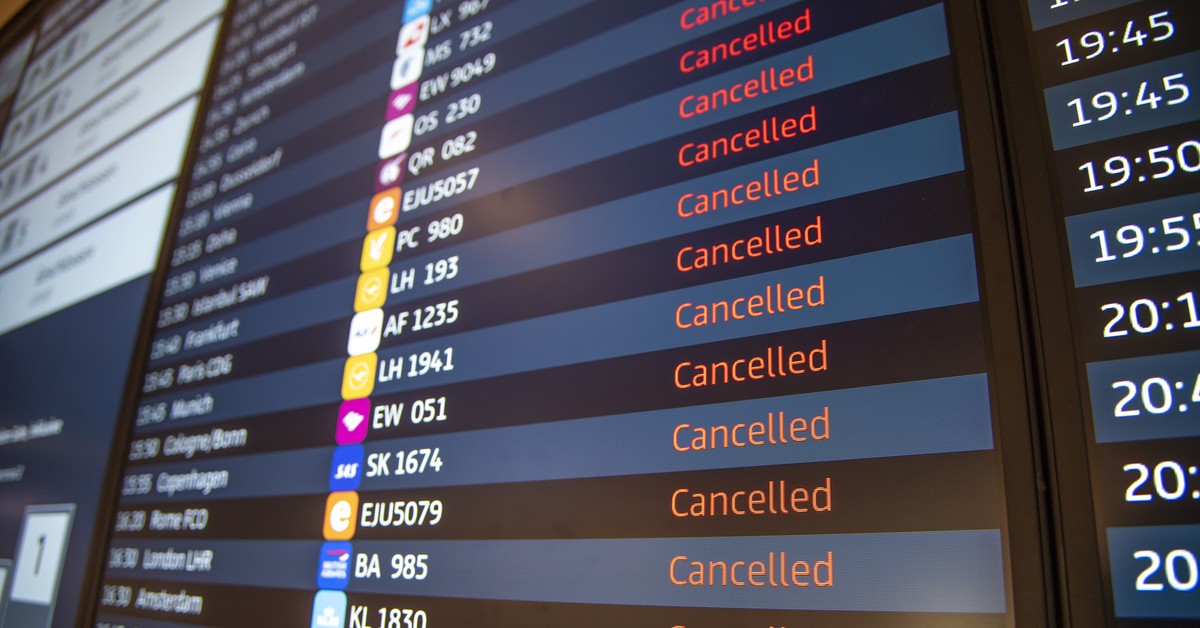 Przestrzeń powietrzna nad lotniskami w Rzeszowie, Lublinie, Warszawie i Modlinie została zamknięta