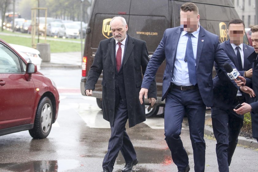 Macierewicz na dywaniku u Kaczyńskiego. Chodzi o Misiewicza!