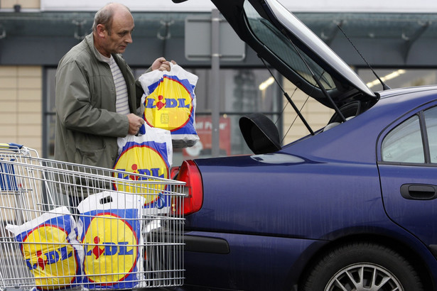 Na liście pracujących krócej znajduje się Lidl.