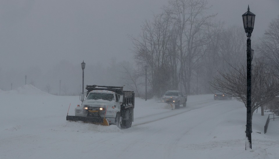 epa06417113 - USA WEATHER WINTER STORM (Winter storm hits New England)