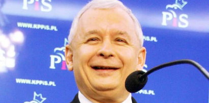 Kaczyński śmieje się z fryzury Kamińskiego!