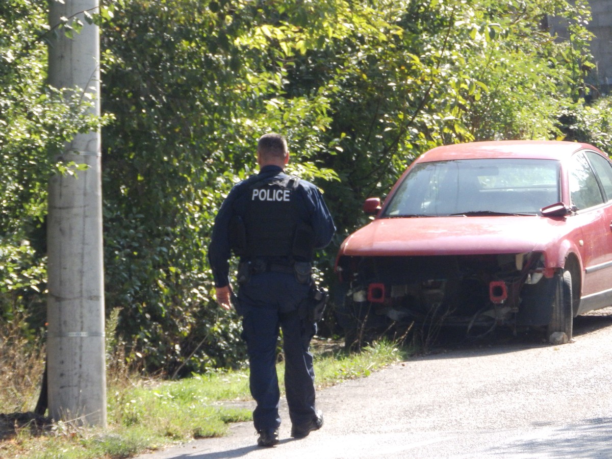SRBI UHAPŠENI NA KRSTOVDAN! Haos u Zubinom Potoku: Tzv. kosovska policija LOMILA VRATA I SVE PRED SOBOM, privedeni starac (90) i otac deteta sa smetnjama u razvoju