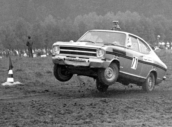 Kadett B (1965-1973): nowa wersja o rozmiar większa i osiągająca moc do 90 KM w wersji rallye Kadett, stała się bestsellerem dzięki sprzedaży 2,6 mln egzemplarzy. Dostępna była jako dwu- lub czterodrzwiowy sedan, coupé, kombi lub ekskluzywna wersja Olympia