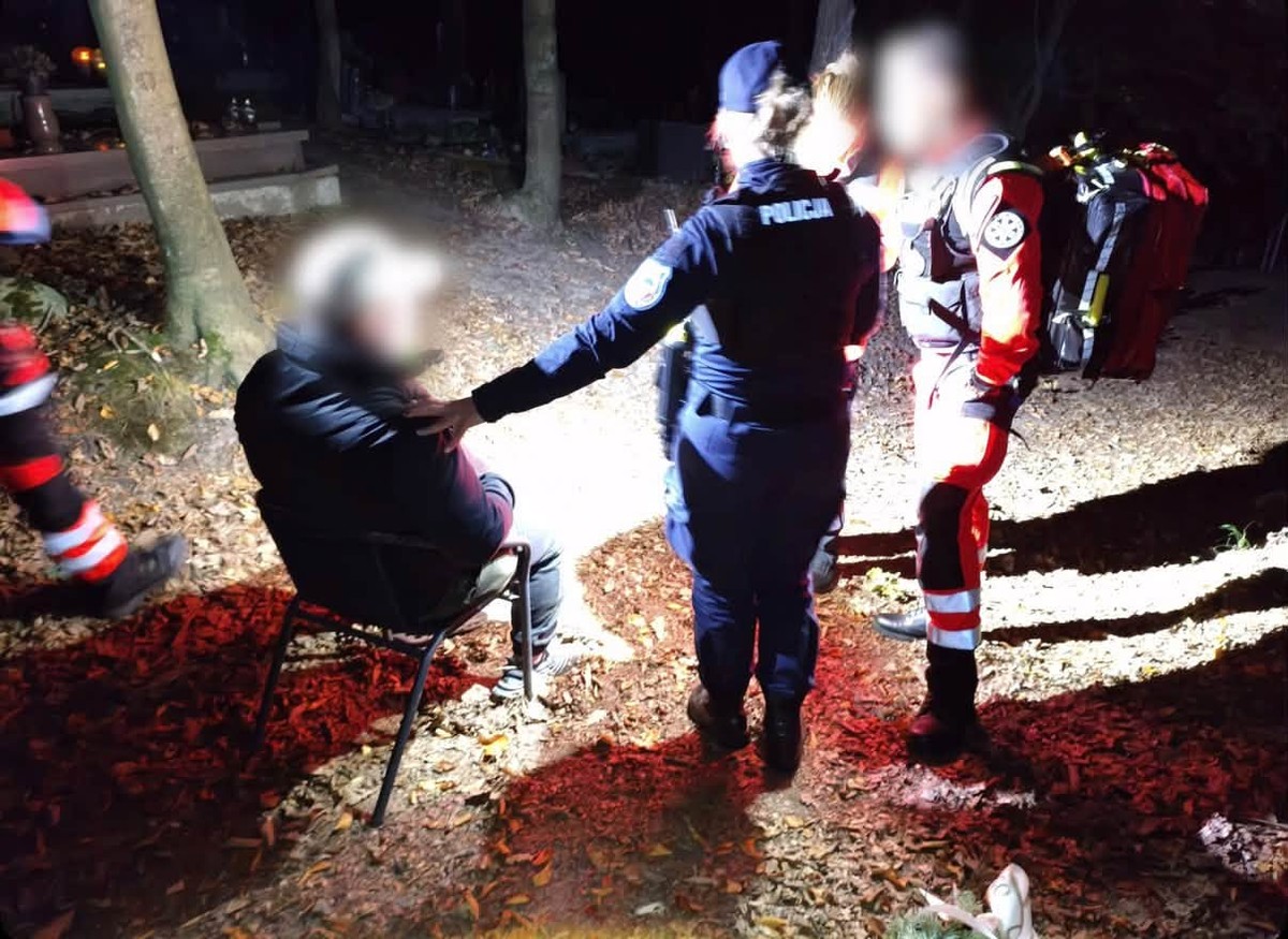 Policjanci z Sopotu uratowali niepełnosprawnego uwięzionego na cmentarzu