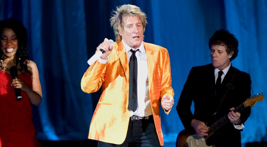 Rod Stewart szykuje autobiografię. Czy opisze w niej swoje liczne romanse?