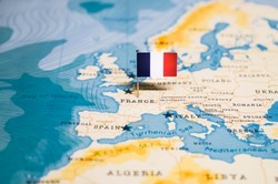 Zamieszki we Francji. Trwa pogrzeb 17-letniego Nahela