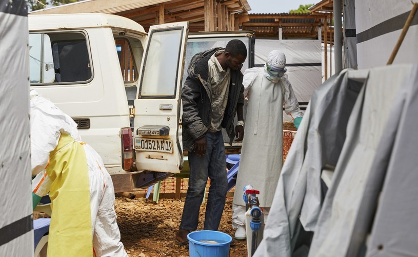 FALA EPIDEMICZNA WIRUSA EBOLA W AFRYCE