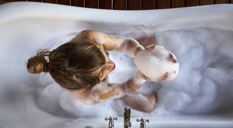 A fürdőkádban feküdtem, amikor anyósom... Fotó: Getty Images