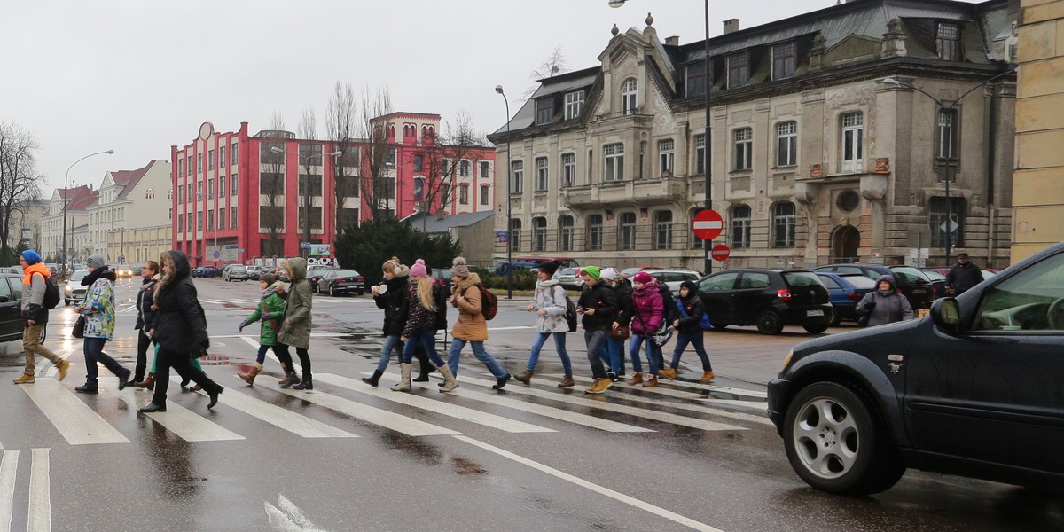 Będą progi zwalniające na skrzyżowaniu Jaracza i Sterlinga