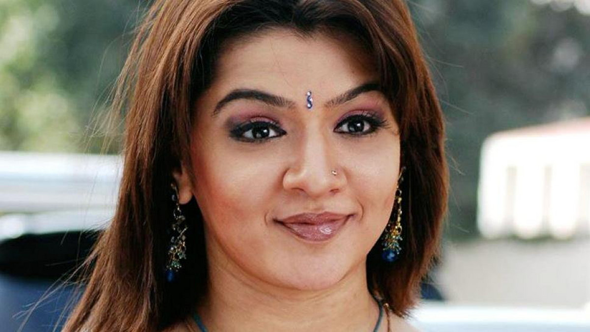 W wieku 31 lat zmarła Aarthi Agarwal, aktorka pojawiająca się w bollywoodzkich filmach. Przyczyną śmierci Agarwal były komplikacje po zabiegu odsysania tłuszczu.