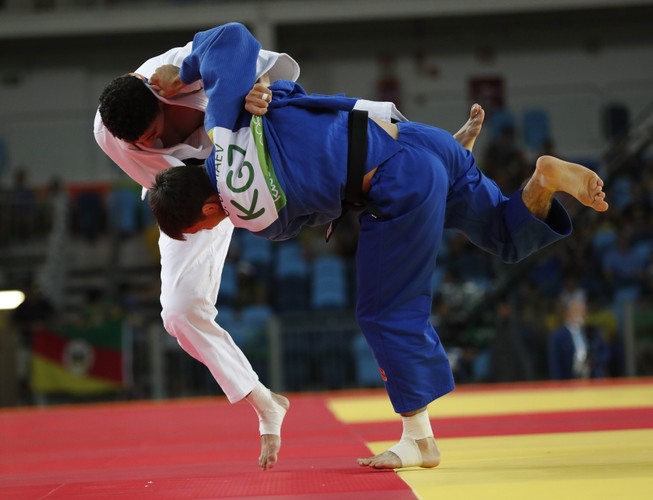 Na tatami w Rio de Janeiro nikt się nie oszczędza. Efektowne rzuty esencją judo