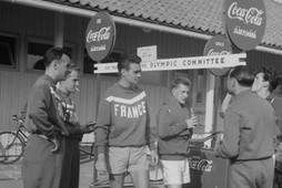 Coca-cola była jednym ze sponsorów igrzysk olimpijskich w Helsinkach, 1952 r.