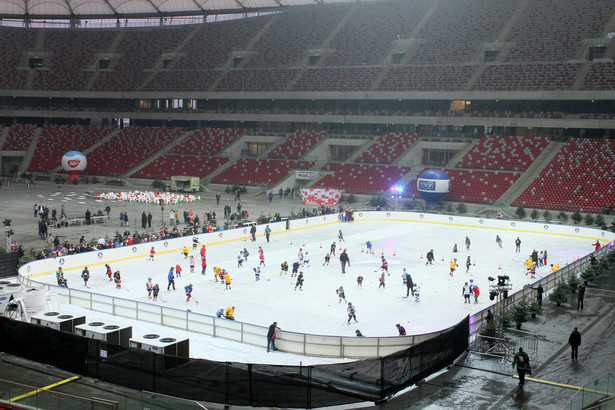 Skandal na Stadionie Narodowym. Lodowisko zamknięte, bo ktoś je posolił?