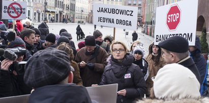 Frankowicze protestowali na Starym Rynku. Zobacz film