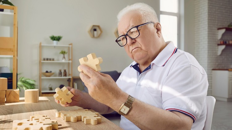 mi az Alzheimer-kór 5 korai figyelmezető jel tünet kezelés