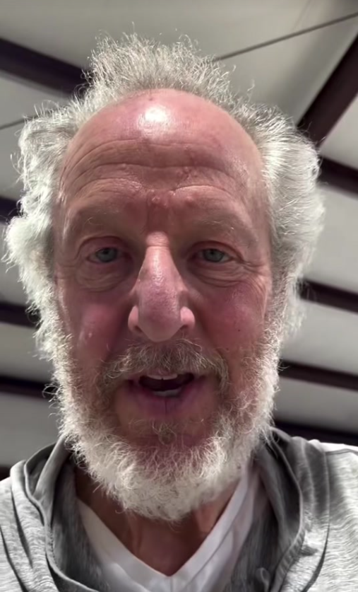 Herec Daniel Stern má teraz farm, kde predáva mandarínky a vyrába sochy.