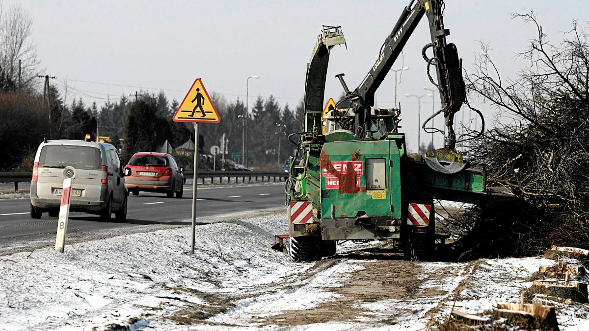 Nową drogę buduje otmuchowska gmina. Dukt prowadzi z Łąki do Vidnawy, które to miejscowości współpracują ze sobą na co dzień. Do tej pory była to nieutwardzona, polna ścieżka, teraz powstanie trasa i dla samochodów, i rowerów.