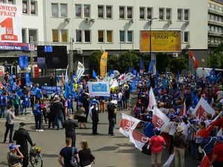 Manifestacja związkowców w Warszawie 1 maja 2018 roku.