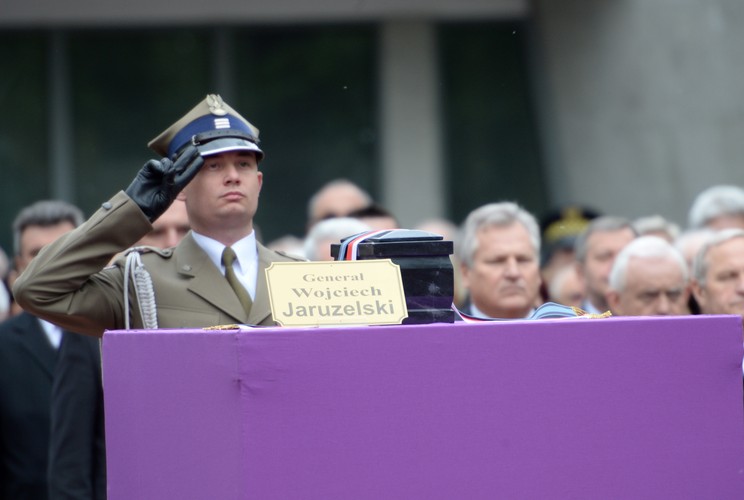 Pogrzeb generała Wojciecha Jaruzelskiego na cmentarzu wojskowym na Powązkach