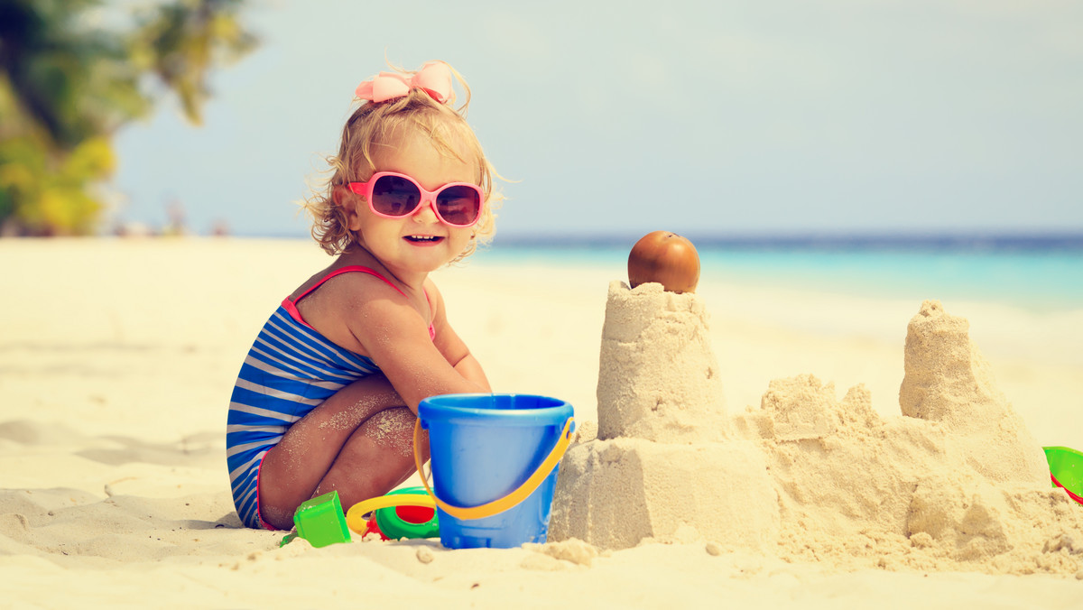 Piasek na plaży pełen jest bakterii, pasożytów i grzybów