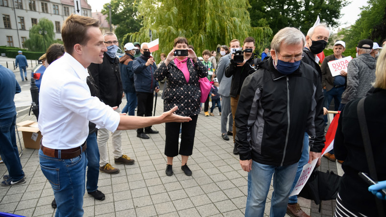 Poseł Adam Szłapka na wiecu poparcia wobec Andrzeja Dudy