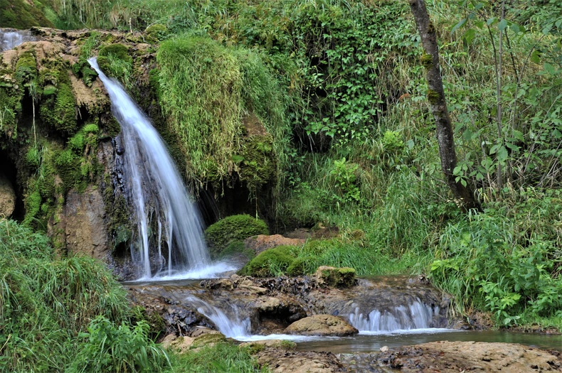 Jedan od manjih vodopada na reci Katušnici