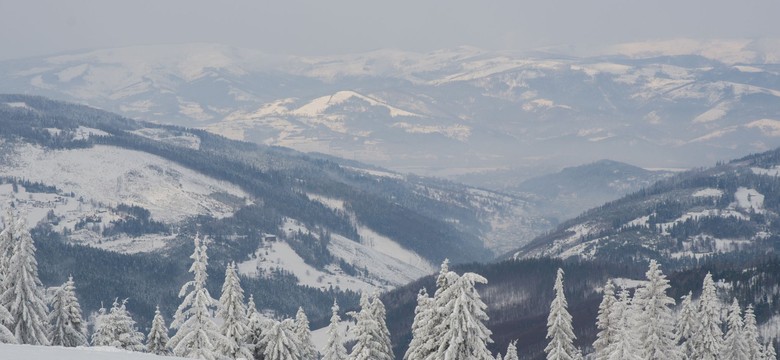 Trudne warunki w górach. Dwie akcje ratunkowe w Beskidach