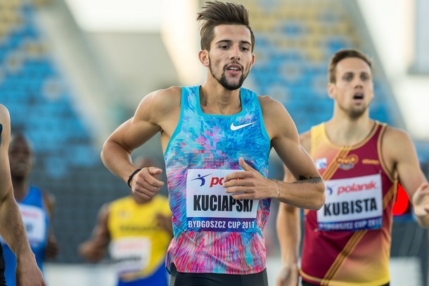 Artur Kuciapski podczas biegu na 800 m mężczyzn, drugiego dnia 17. Europejskiego Festiwalu Lekkoatletycznego Bydgoszcz Cup, 2017 r.