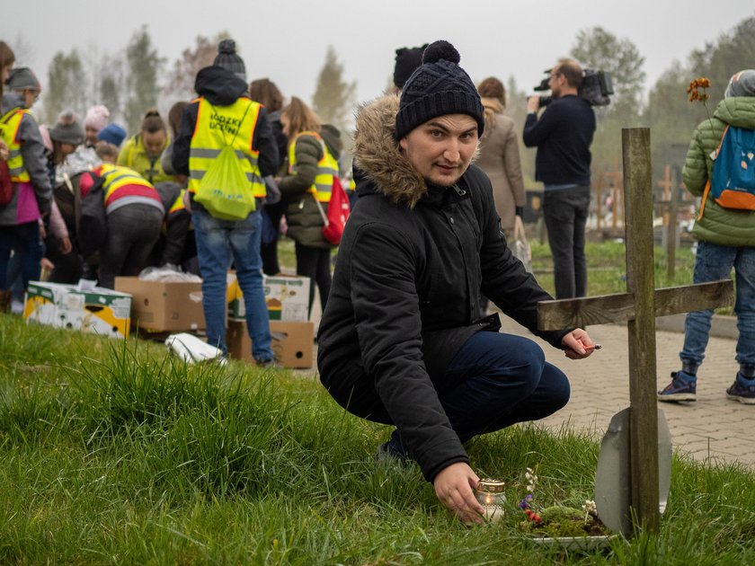 Światełko Pamięci po raz 6. na łódzkim cmentarzu 