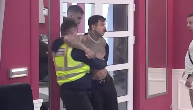 Aneli Ahmić je nazvala Filipa Đukić besramnim i odvratnim, a onda je popustila pred njegovim navaljivanjem da joj se uvuče u krevet