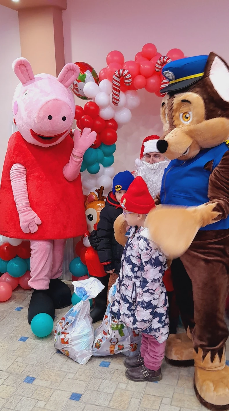 Maskote i Deda Mraz su se sami javili da ulepšaju deci praznike