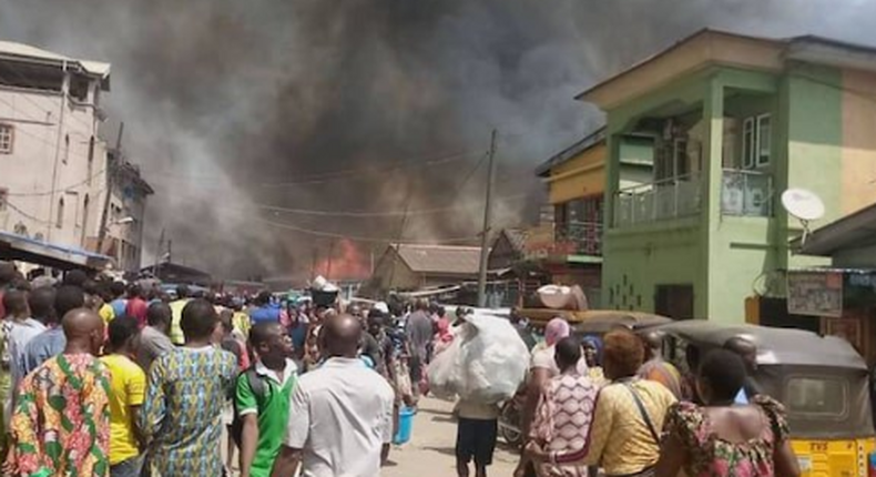 Fire razes Lagos buildings on Friday. [@Horirenitemi1/Twitter]