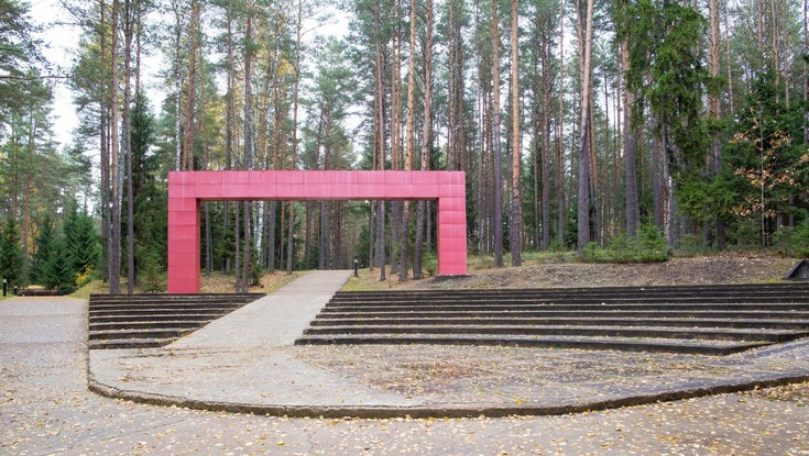 Rosja uszkodziła pomniki w Katyniu