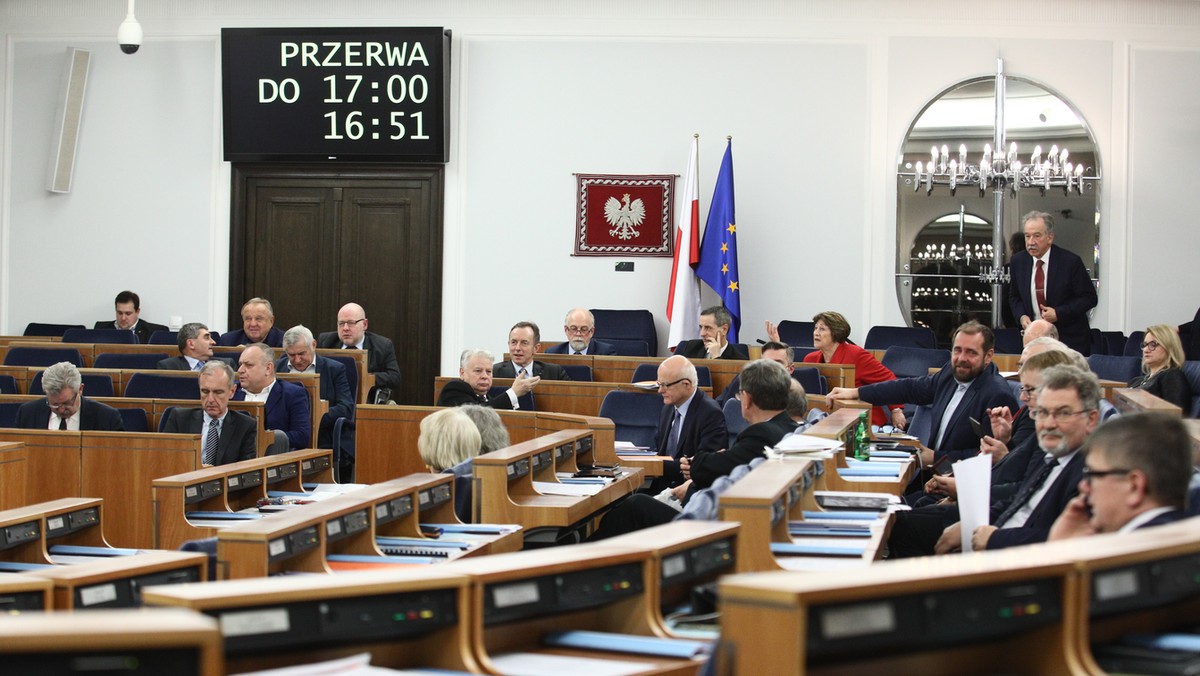 Senator PiS Marek Pęk poinformował dziś na Twitterze, że w imieniu senatorów PiS, złożył poprawki umożliwiające osobom niepełnosprawnym głosowanie korespondencyjne.