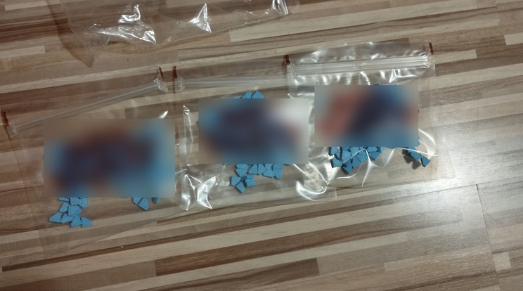 Rengeteg kábítószert találtak a pécsi férfinél / Fotó: police.hu