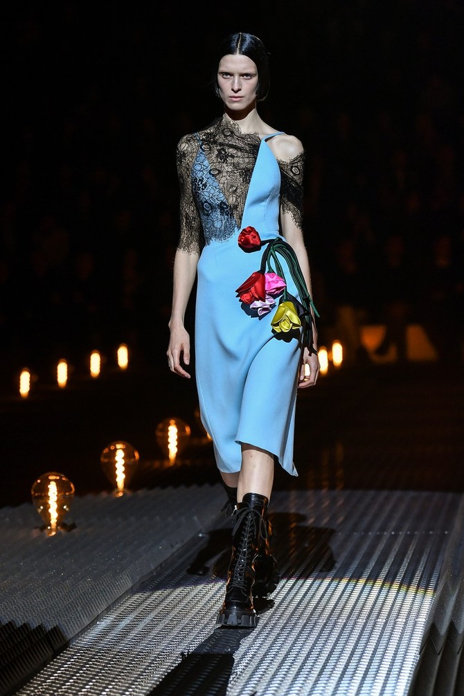 Milanska nedelja mode. Model iz kolekcije modne kuće Prada za jesen7zimu 2019/20