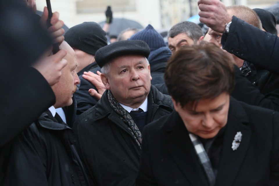 WARSZAWA MIESIĘCZNICA SMOLEŃSKA (Jarosław Kaczyński, Beata Szydło)