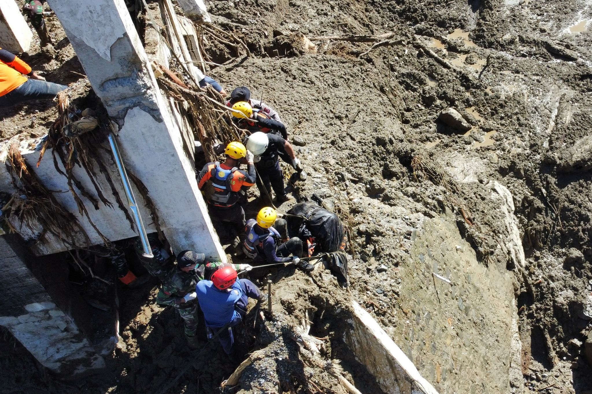 Über 600 Tote nach verheerenden Überschwemmungen auf Sumatra