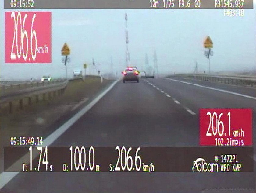 Kobieta pędziła skodą ponad 200 km/h. Zatrzymała ją policja