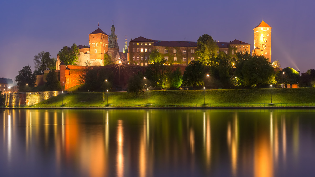 Zamek Królewski na Wawelu zaprasza do udziału w akcji "Darmowy listopad", podczas której można bezpłatnie zwiedzić wystawy oraz wziąć udział w lekcjach muzealnych. 
