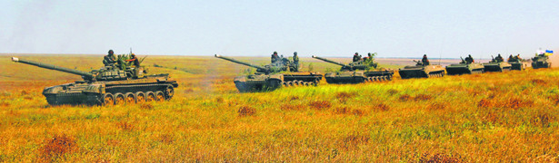 Ukraińskie czołgi zmierzają w stronę granicy krymskiej