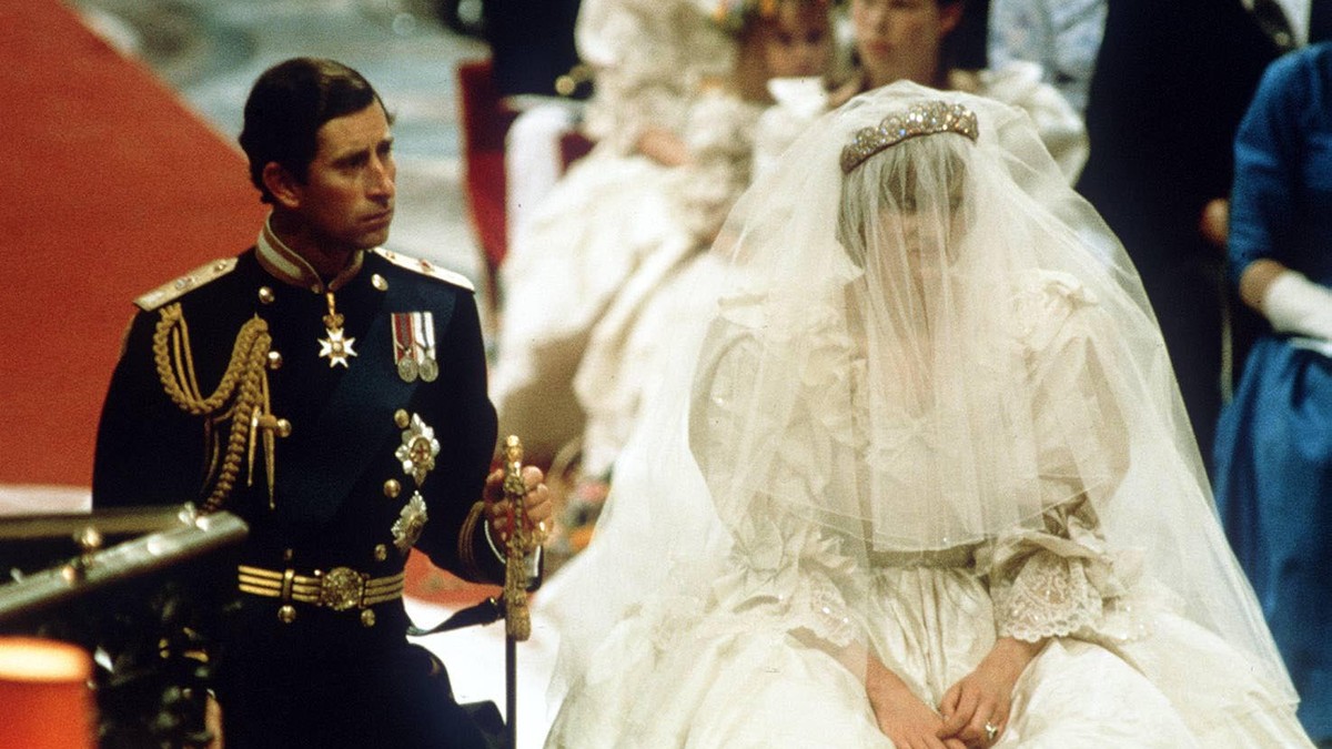45 godina od svadbe princa Čarlsa i princeze Dajane: Osam najvećih tajni venčanja