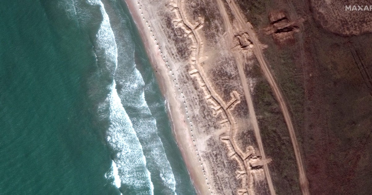 Russian troops still build battlefield defenses like they did in World ...
